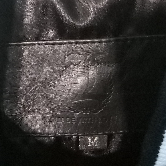Leather jacket - Picture 2 of 3